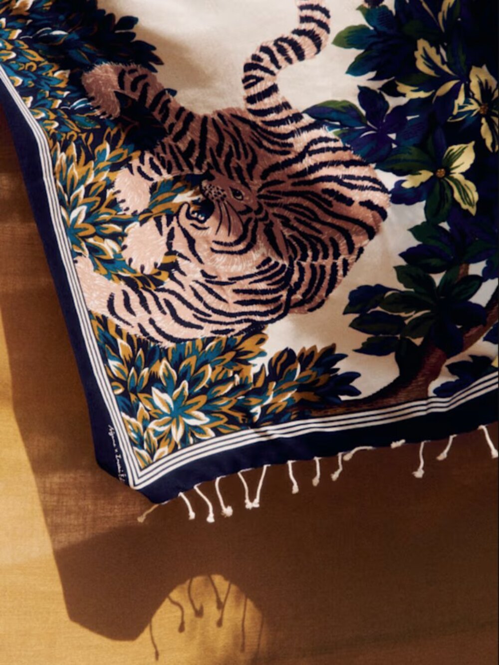 Sézane x Inoui Editions NWT Robbie Fouta Towel in Chatou Print - Picture 4 of 5